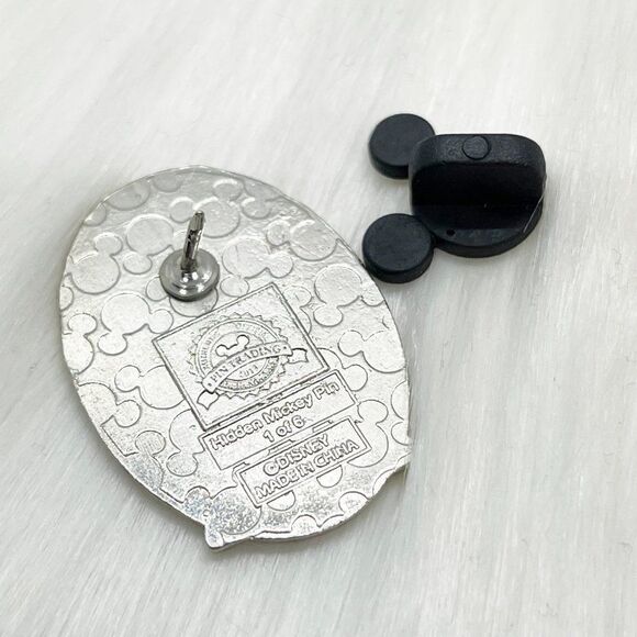🔮 5/$25‎ Disney Mickey's Toontown Pinwheels Clown Pin - Picture 3 of 3